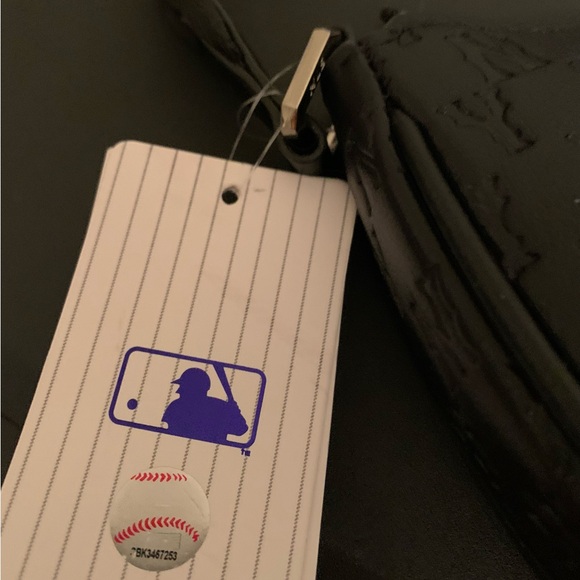 MLB Black NY Embossed Shoulder Bag - Picture 3 of 6